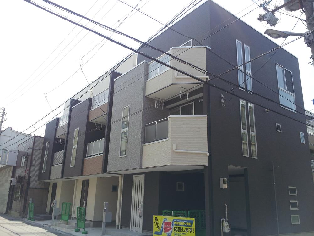 Rendering (appearance). Southeast corner lot There is also a two-compartment.