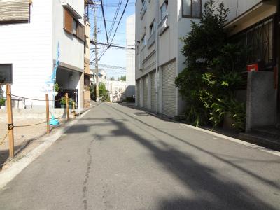 Local photos, including front road. Local (August 2013) Shooting