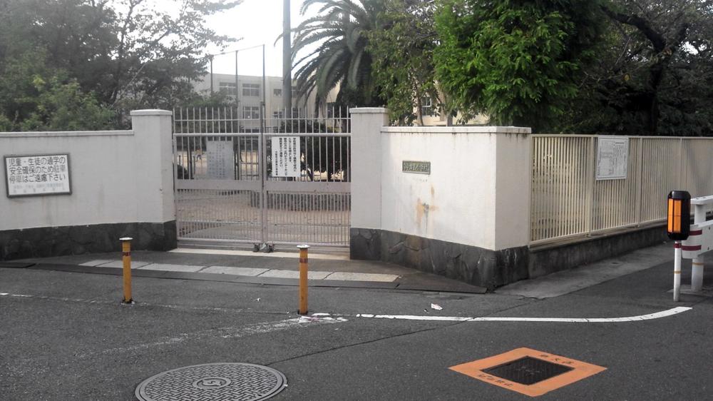 Primary school. 390m to Osaka Municipal Kishinosato Elementary School