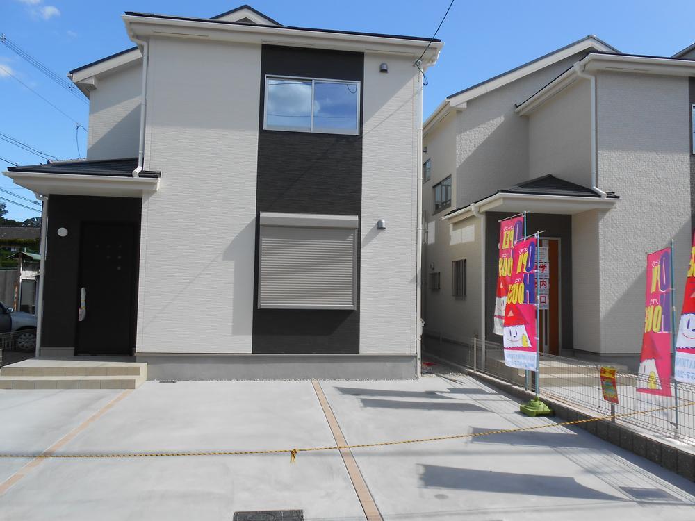 Sale already cityscape photo. All three compartment The remaining 1 compartment Newly built single-family Finished already