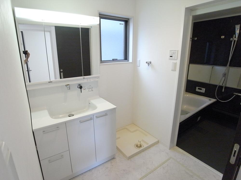 Wash basin, toilet. The example of construction photos