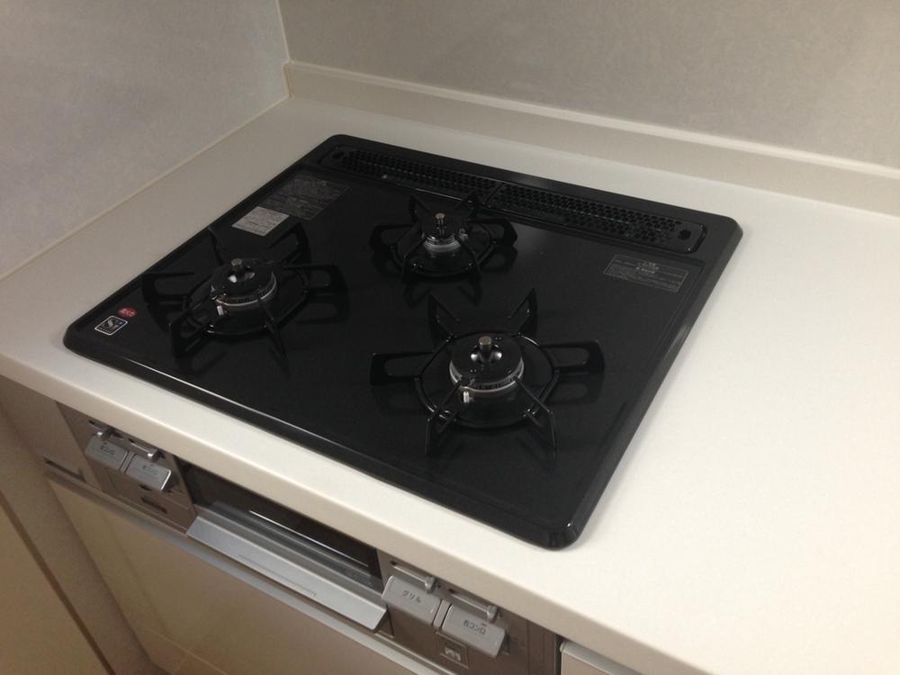 Kitchen. It will happily cooking in the three-necked gas stove