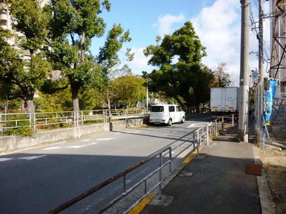 Local photos, including front road. December 2013 local shooting