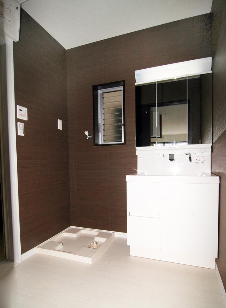 Other. Solar housing construction cases (housing facilities)