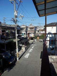 Local photos, including front road. Width 4m public road