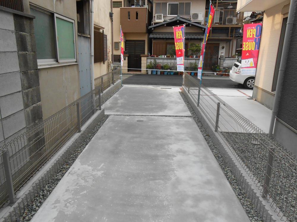 View photos from the dwelling unit. No. 2 place Photos from the entrance Two parking-friendly car