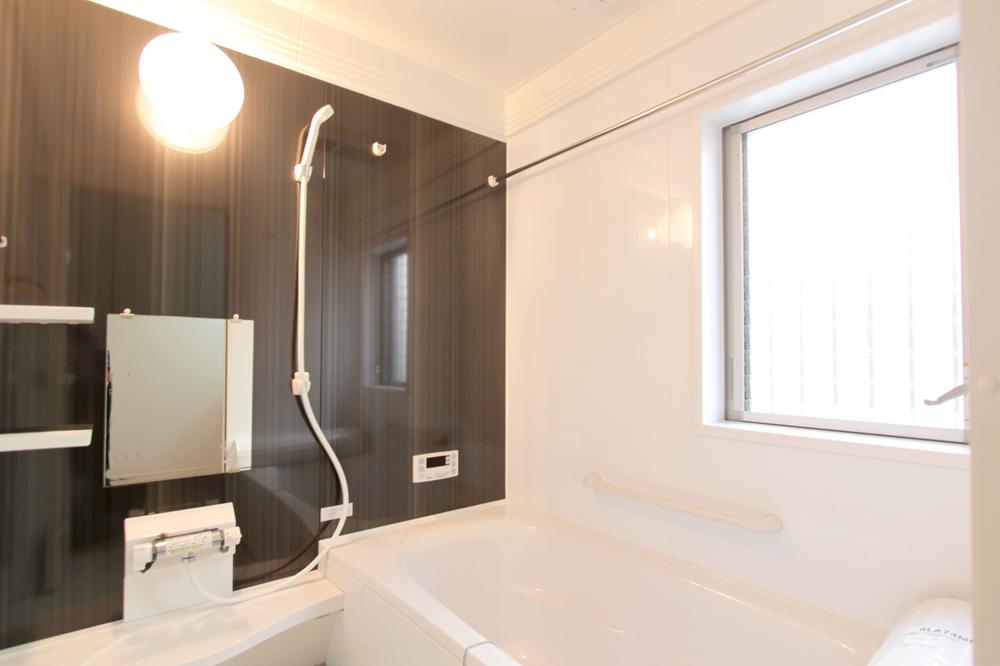 Bathroom.  ◆ bathroom