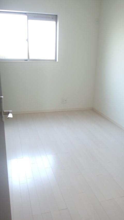 Non-living room. 3 Kaiyoshitsu (5 Pledge)