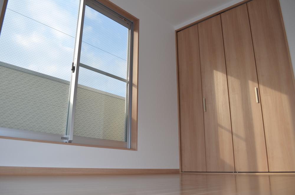 Other introspection. Day in there all the living room storage also good