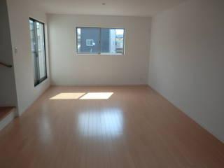 Living. About 18 tatami mats of LDK stuck to the feeling of freedom and daylighting