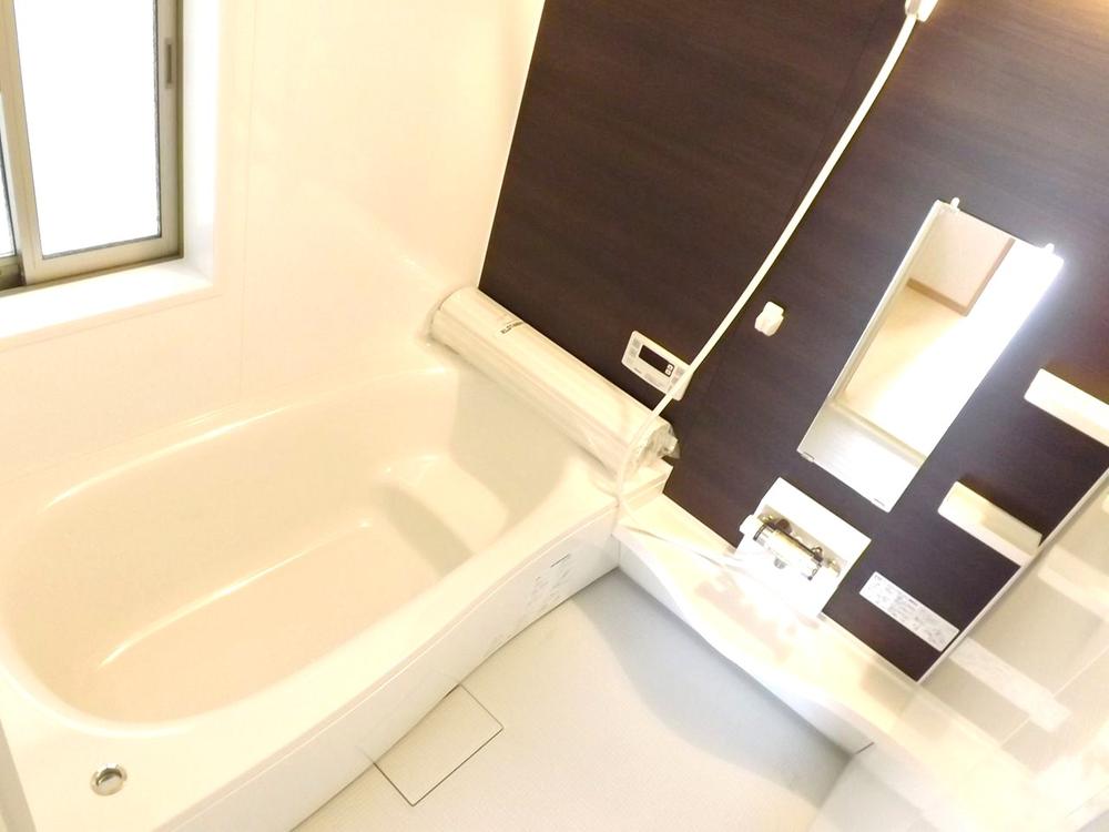 Bathroom. Local photo (bathroom) With bathroom heating dryer!