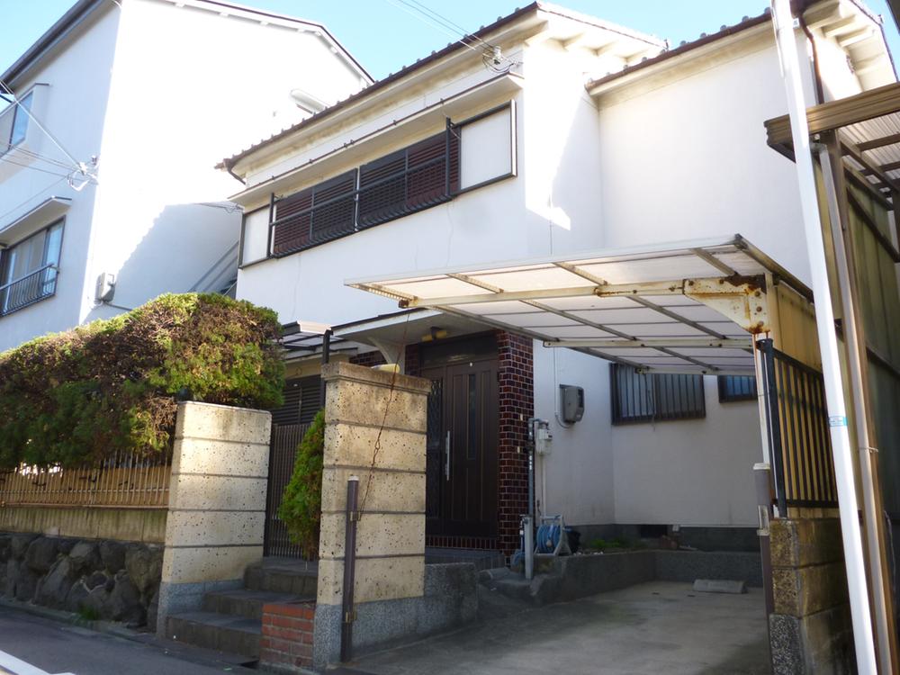 Local appearance photo. Local (10 May 2013) Shooting