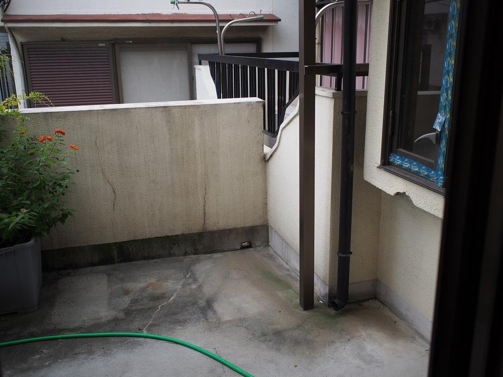 Non-living room. Indoor (11 May 2013) Shooting