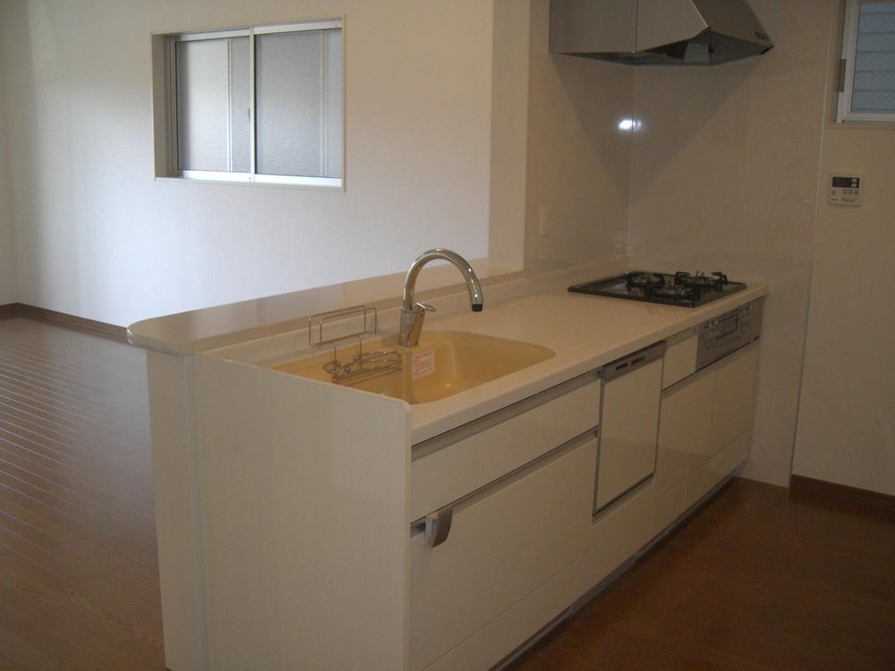 Kitchen. Consider the fun usability every day of the dishes even a little, It is a kitchen with a dishwasher