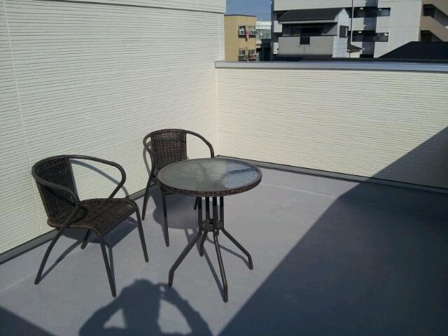 Balcony. Large roof balcony! !