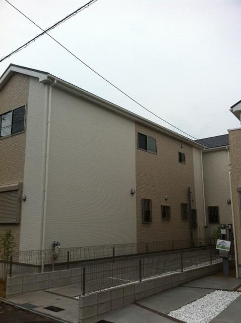 Local appearance photo. Living a stylish design but also in harmony in the city center of the landscape, More deepen the ties connecting the family.