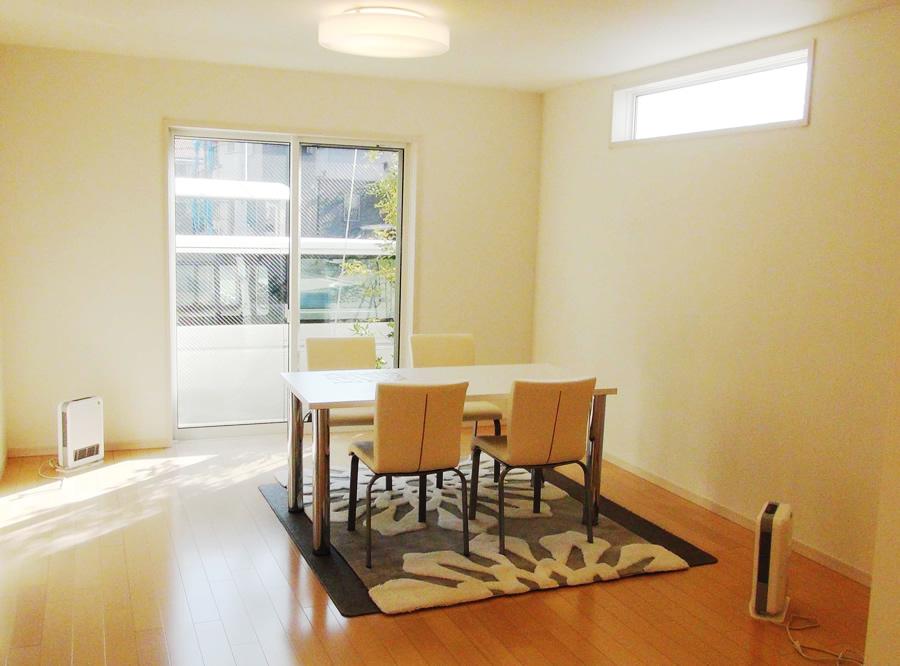 Living. 2013 December shooting