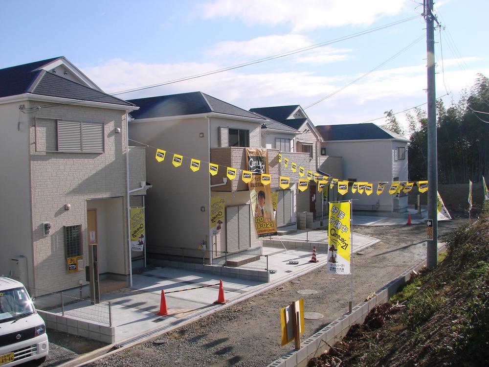 Same specifications photos (appearance). Same specifications photos (streets) Limited 3 House!