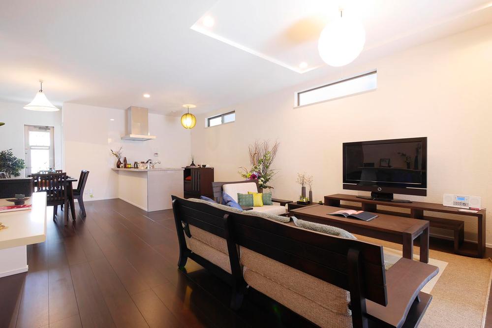 Living. Living landscape ☆ A feeling of opening is a spacious living room. From such a wonderful living, Every day we seem to hear the laughter of the family!