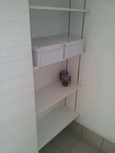 Entrance. Shoes closet of large capacity.