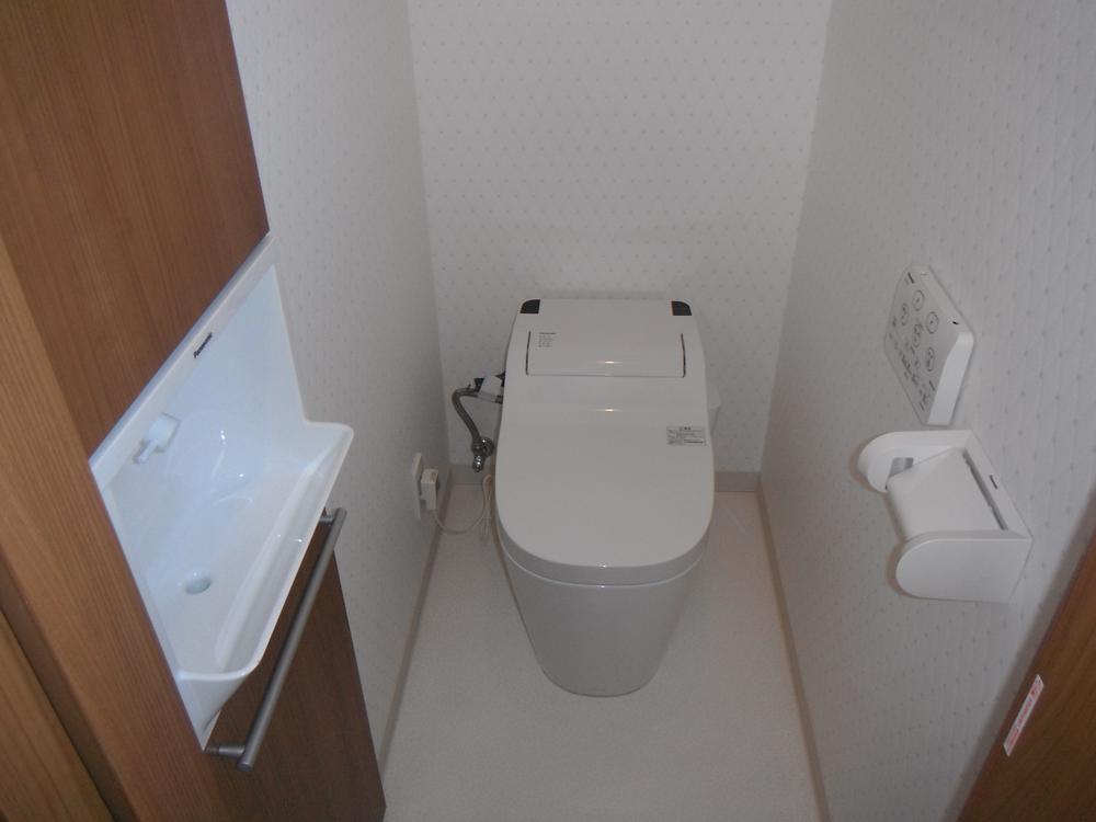 Toilet. Indoor (January 2014) Shooting