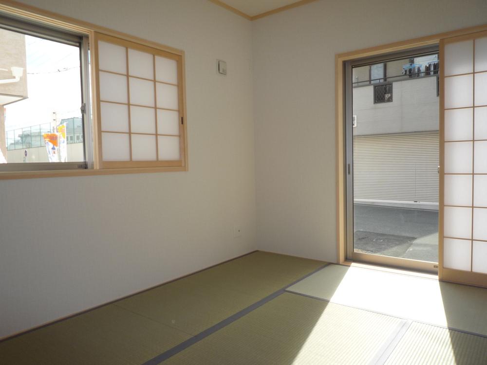 Non-living room. Local (10 May 2013) Shooting