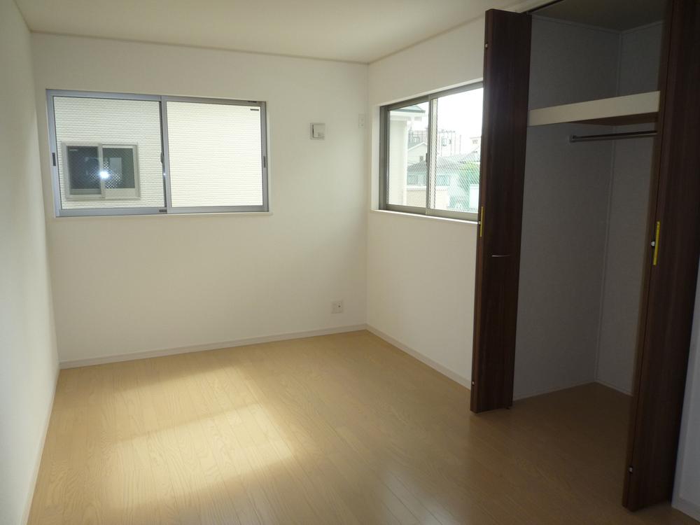 Non-living room. Local (10 May 2013) Shooting