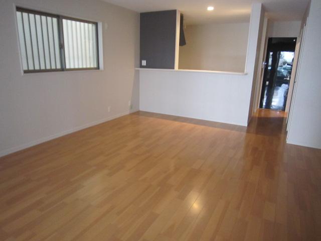 Living. Local (12 May 2013) Shooting