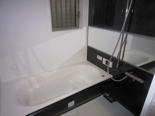 Bathroom. Local (12 May 2013) Shooting