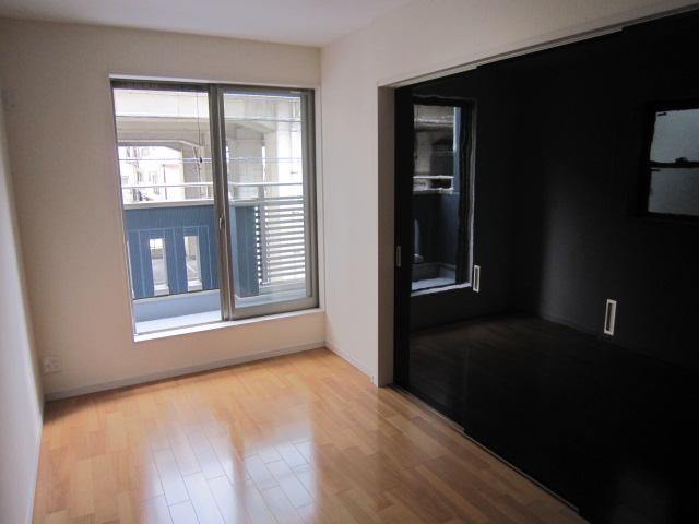 Non-living room. Indoor (12 May 2013) Shooting