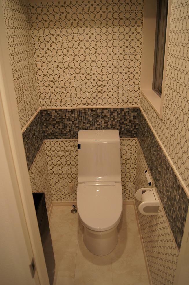 Toilet. Mini hand-wash