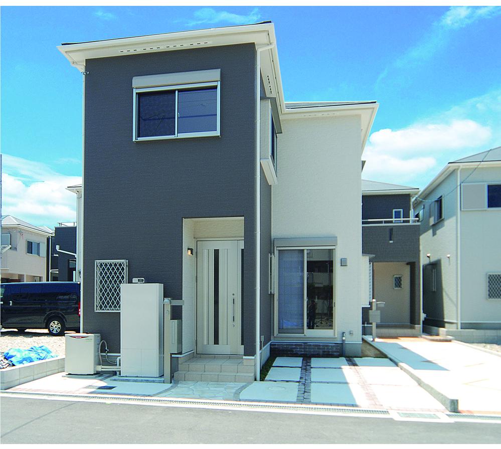 Local photos, including front road. Model house complete. Tours conducted in! ! Local (July 2013) Shooting