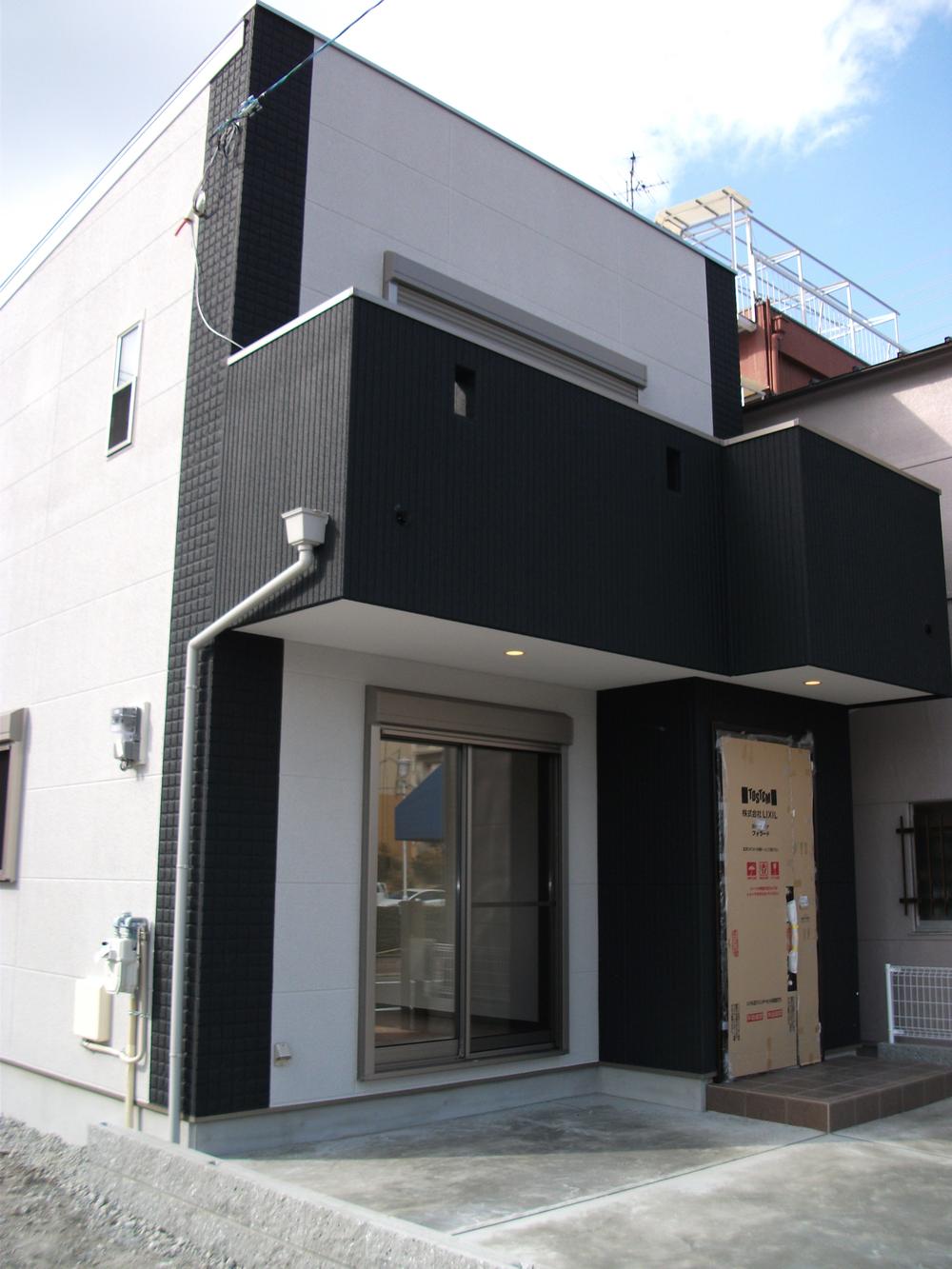 Local appearance photo.  ■ Exterior photos (11 May 2012) shooting ■ Outer wall material is durable in the power board ・ Excellent fire resistance!