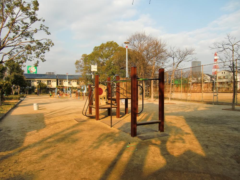 park. Misaki 265m until the nursery before the park