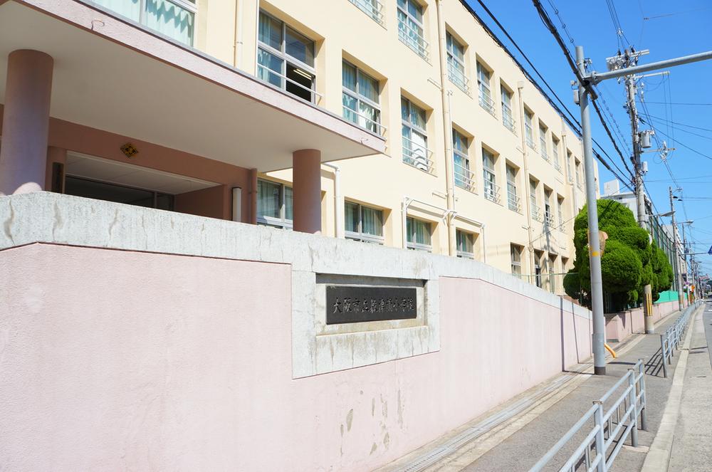 Primary school. 265m to Osaka City Tatsushiki Tsunoura Elementary School