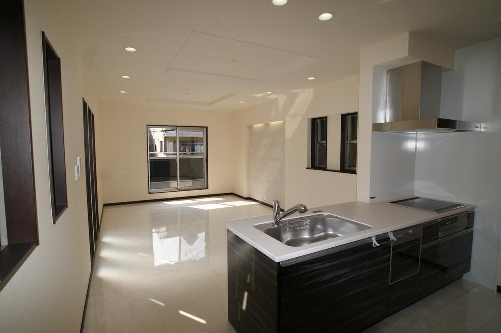 Living. Same specifications