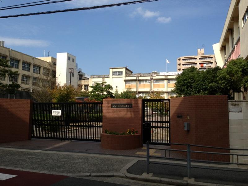 Junior high school. 320m to Osaka Municipal Suminoe Junior High School