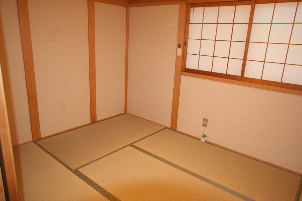 Non-living room. 2F Japanese-style room