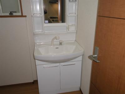 Wash basin, toilet. Indoor (11 May 2013) Shooting