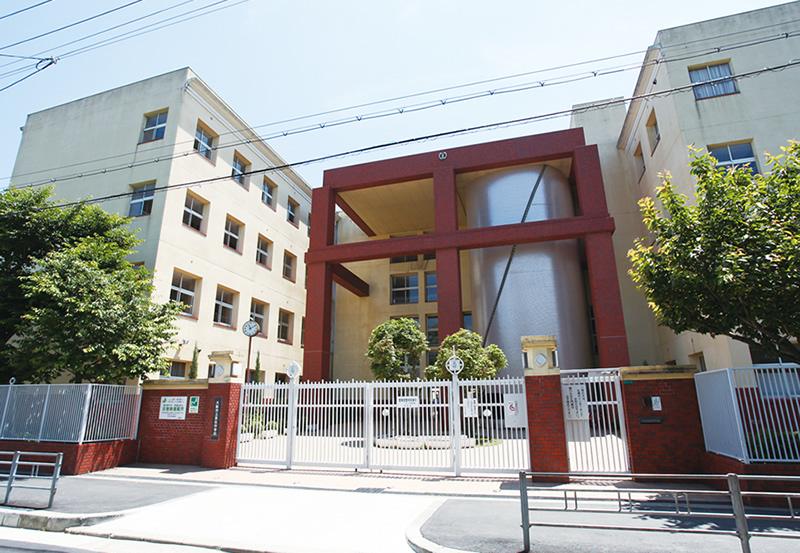 Junior high school. Municipal Maju 1190m walk 15 minutes to the junior high school