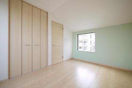 Non-living room. By free plan, You can choose a floor plan to the customer. (Construction Case Study)