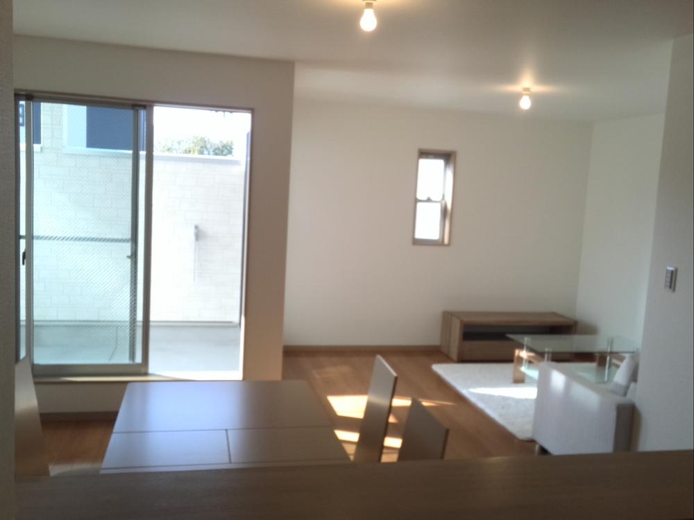 Living. Spacious living 16 quires more! Space full of family everyone smile