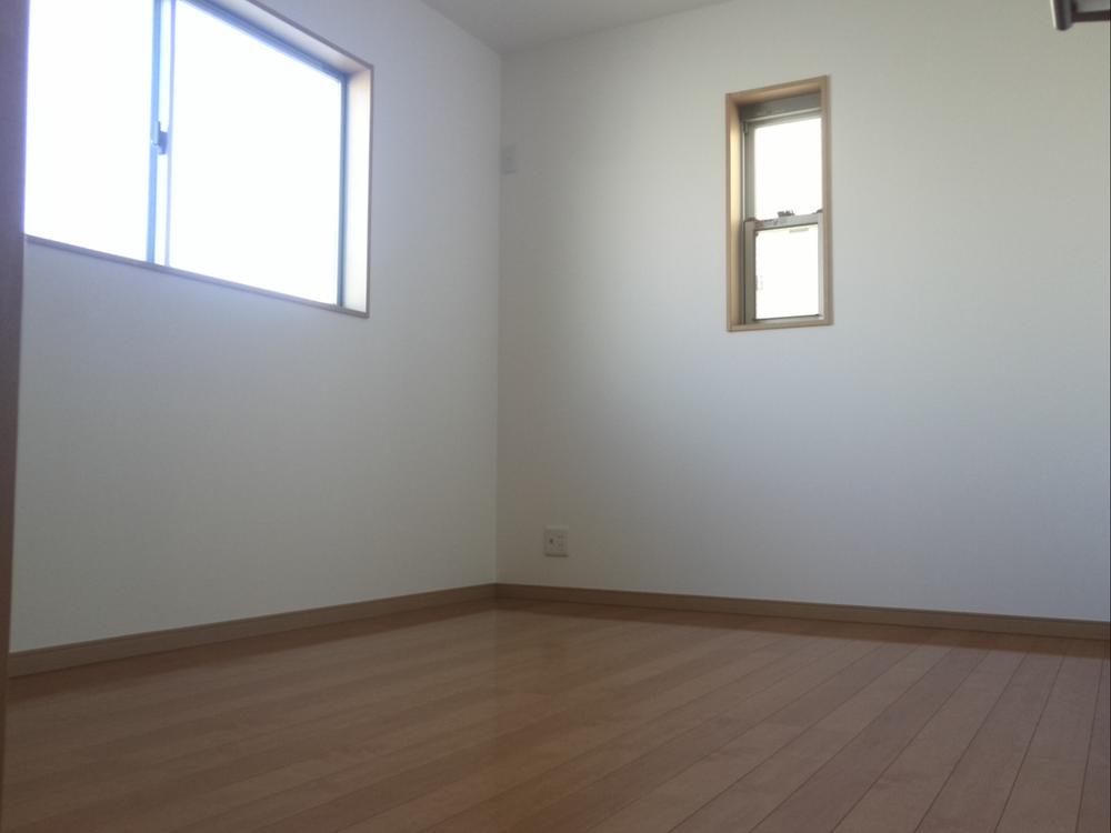 Non-living room. Soundly sleeping space (-_-) zzz