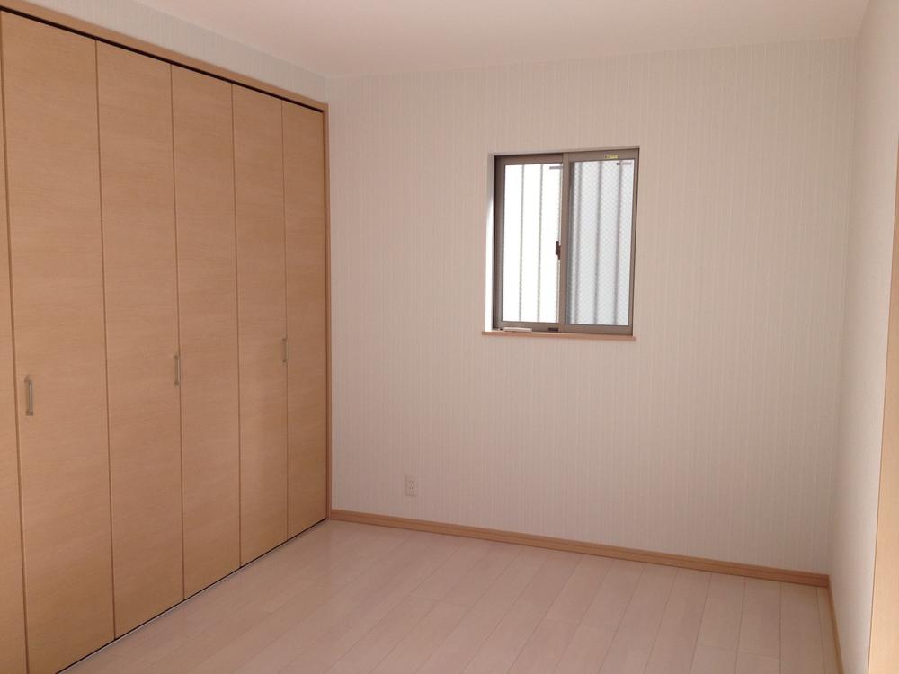 Non-living room. 1F Western style room