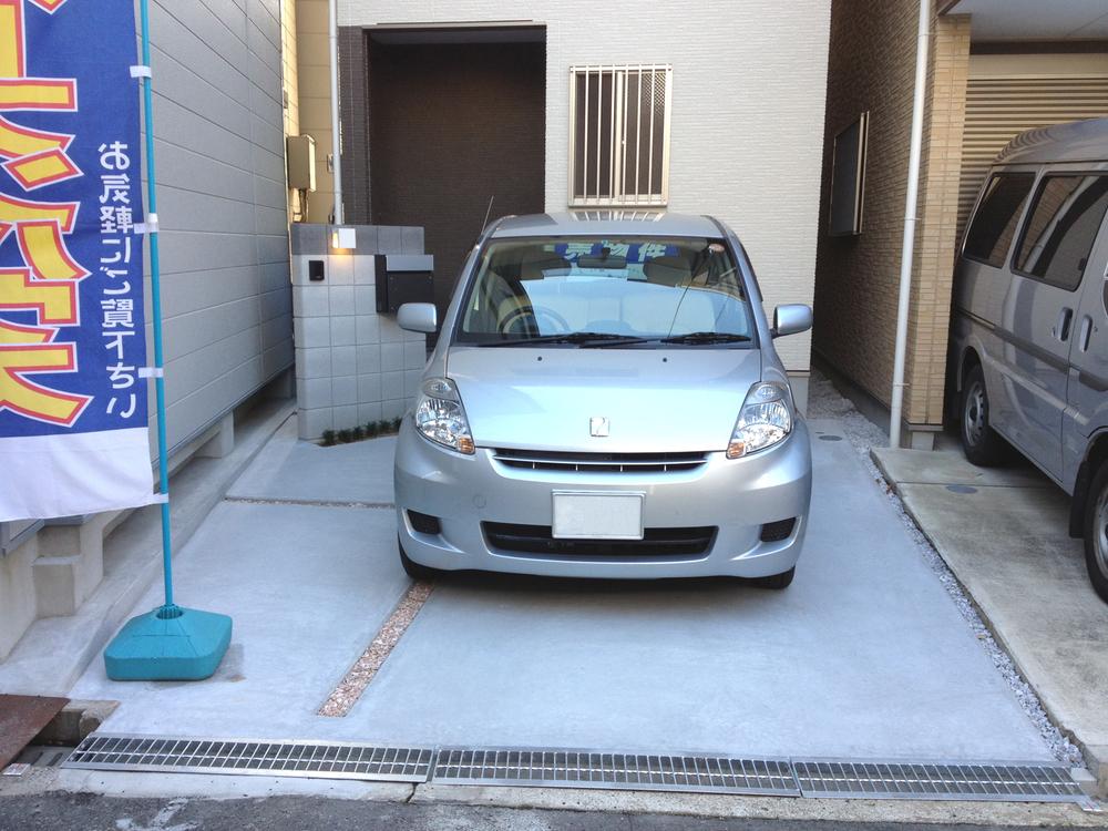 Local appearance photo. Parking space There are also clear