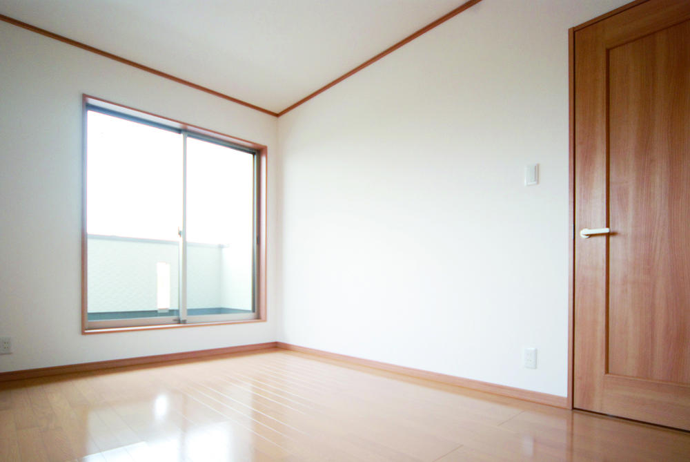 Non-living room. Indoor (11 May 2012) shooting