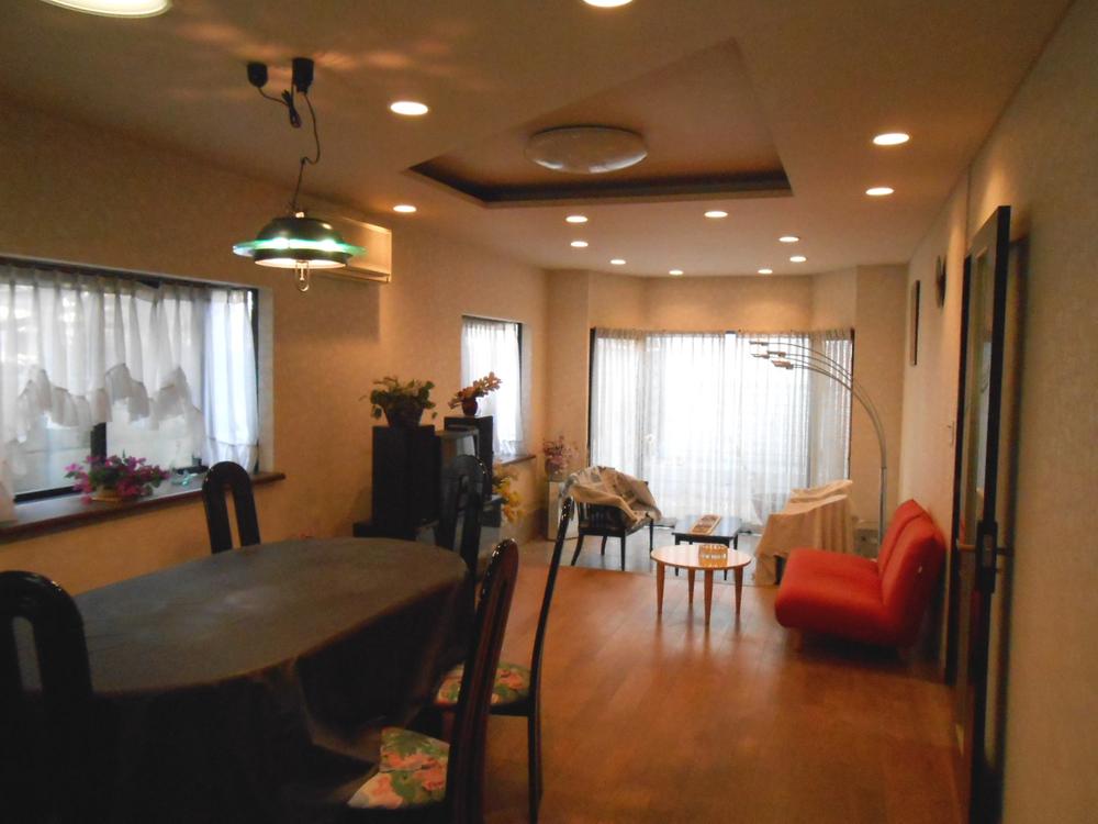 Living. Indoor (April 2013) Shooting South ・ There is a window to the east.