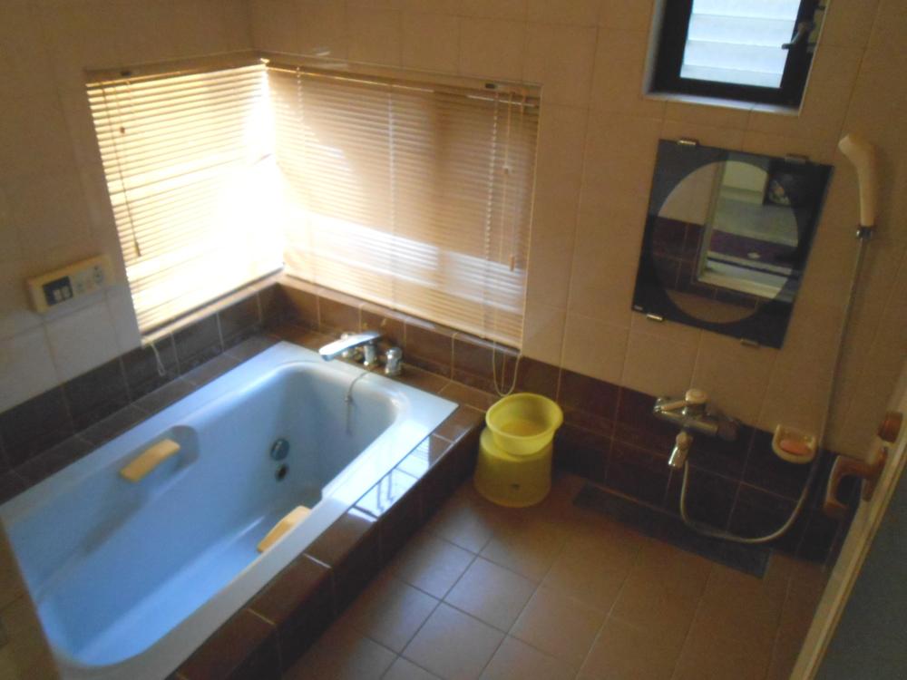 Bathroom. Indoor (April 2013) Shooting