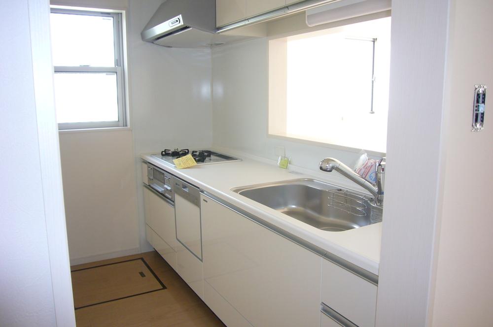 Kitchen. Bright, Easy-to-use kitchen.