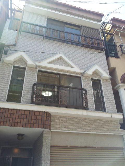 Local appearance photo. Nankai Koya Line garage 5 minutes with shutter walk from "Sawano town", 1BOX You can park